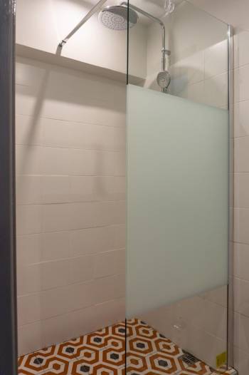 Double Room with Private Bathroom5