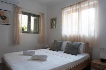 Double Room with Private Bathroom6